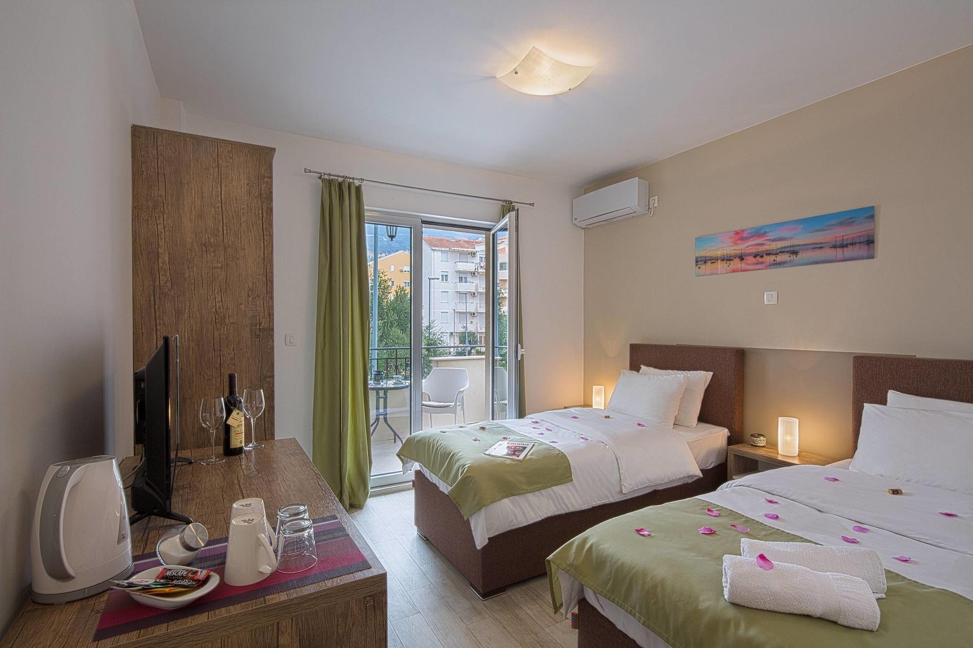 Le Marc Guest House Budva Eksteriør billede