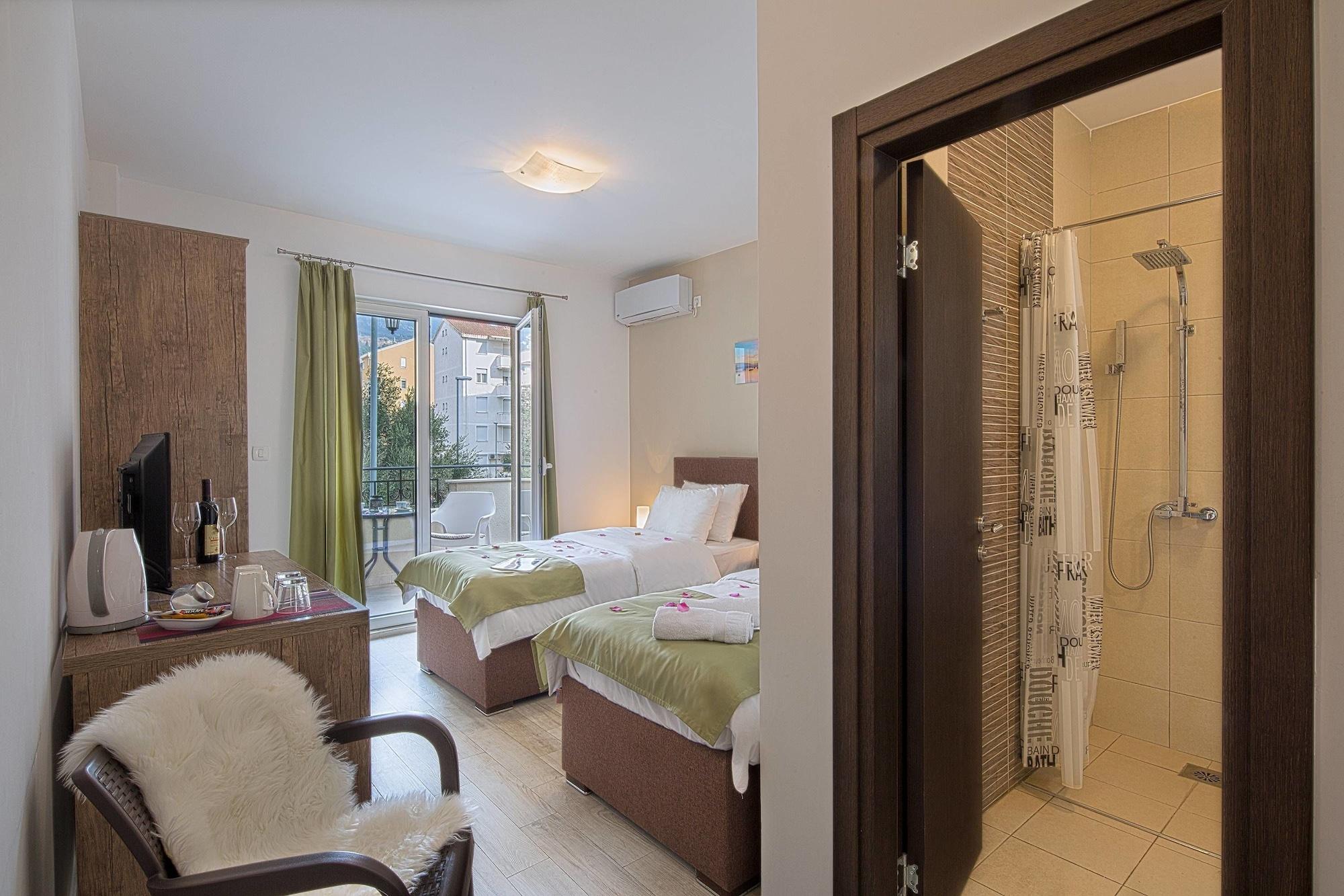 Le Marc Guest House Budva Eksteriør billede