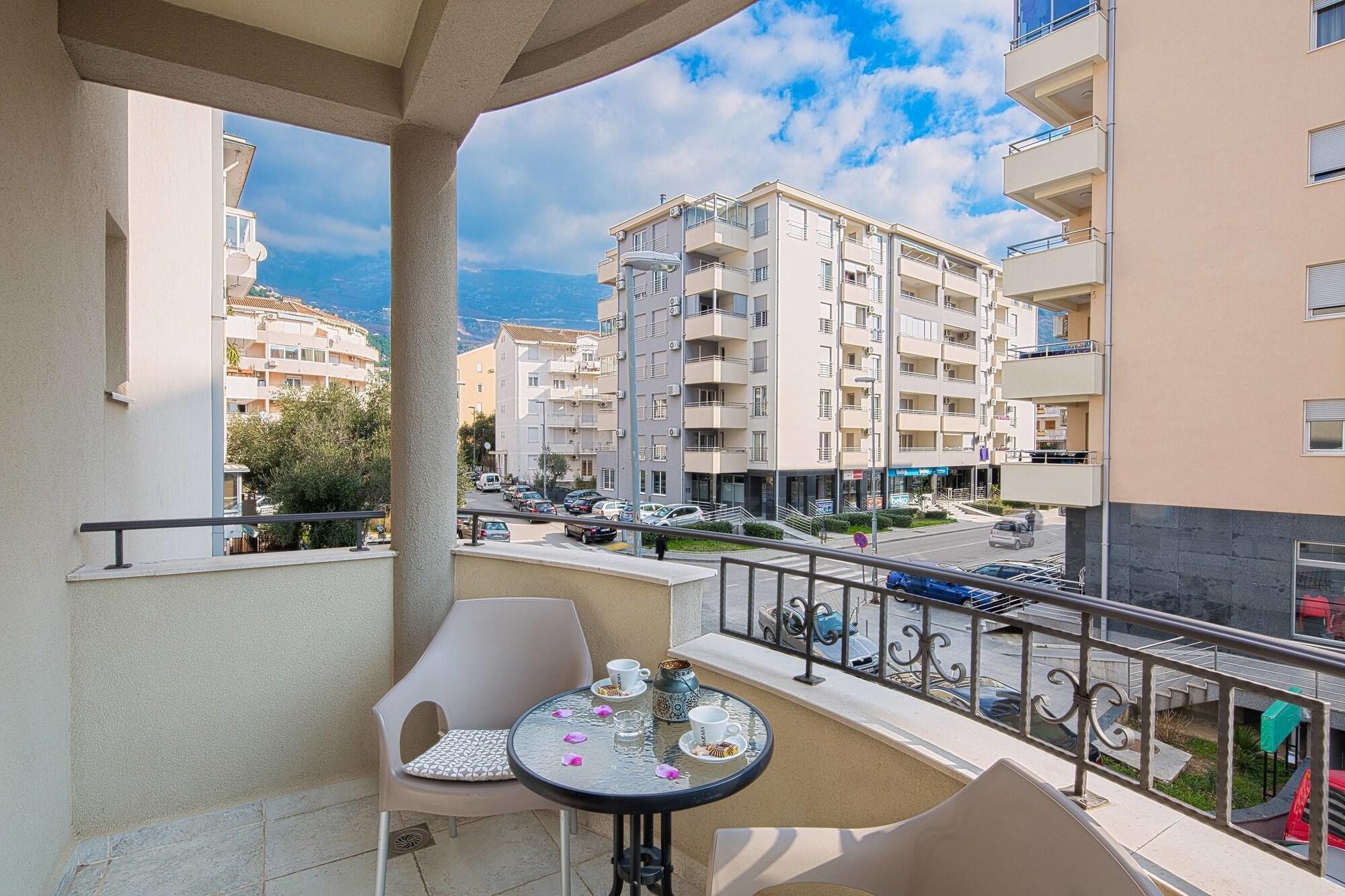 Le Marc Guest House Budva Eksteriør billede