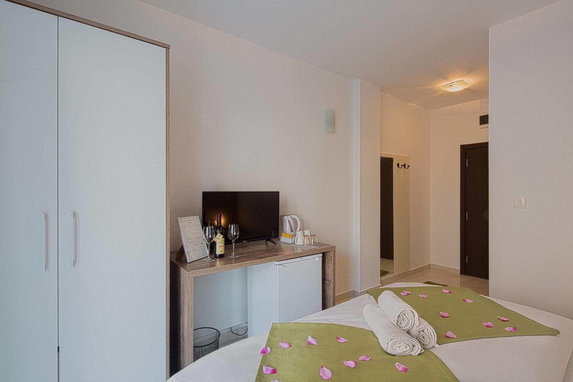 Le Marc Guest House Budva Eksteriør billede