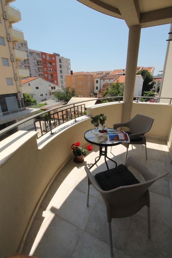 Le Marc Guest House Budva Eksteriør billede