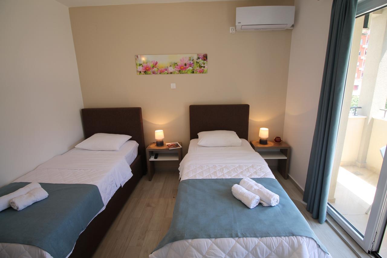 Le Marc Guest House Budva Eksteriør billede